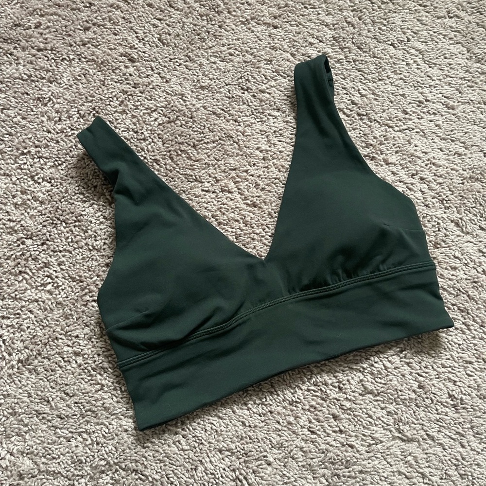 Lululemon Dark Green V-Neck Sports Bra | Size 8 | Like New